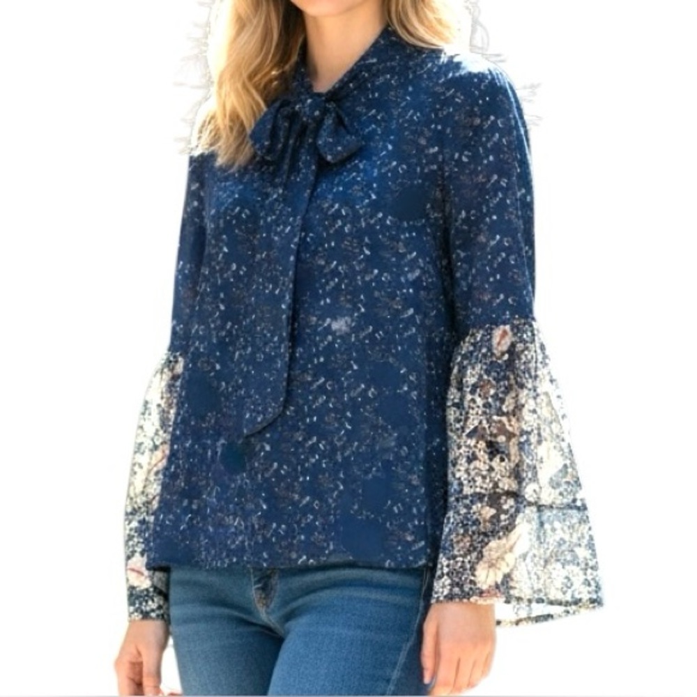 Labellum Hillary Scott print blouse Bell Sleeves Navy Tie neck Size M Feminine